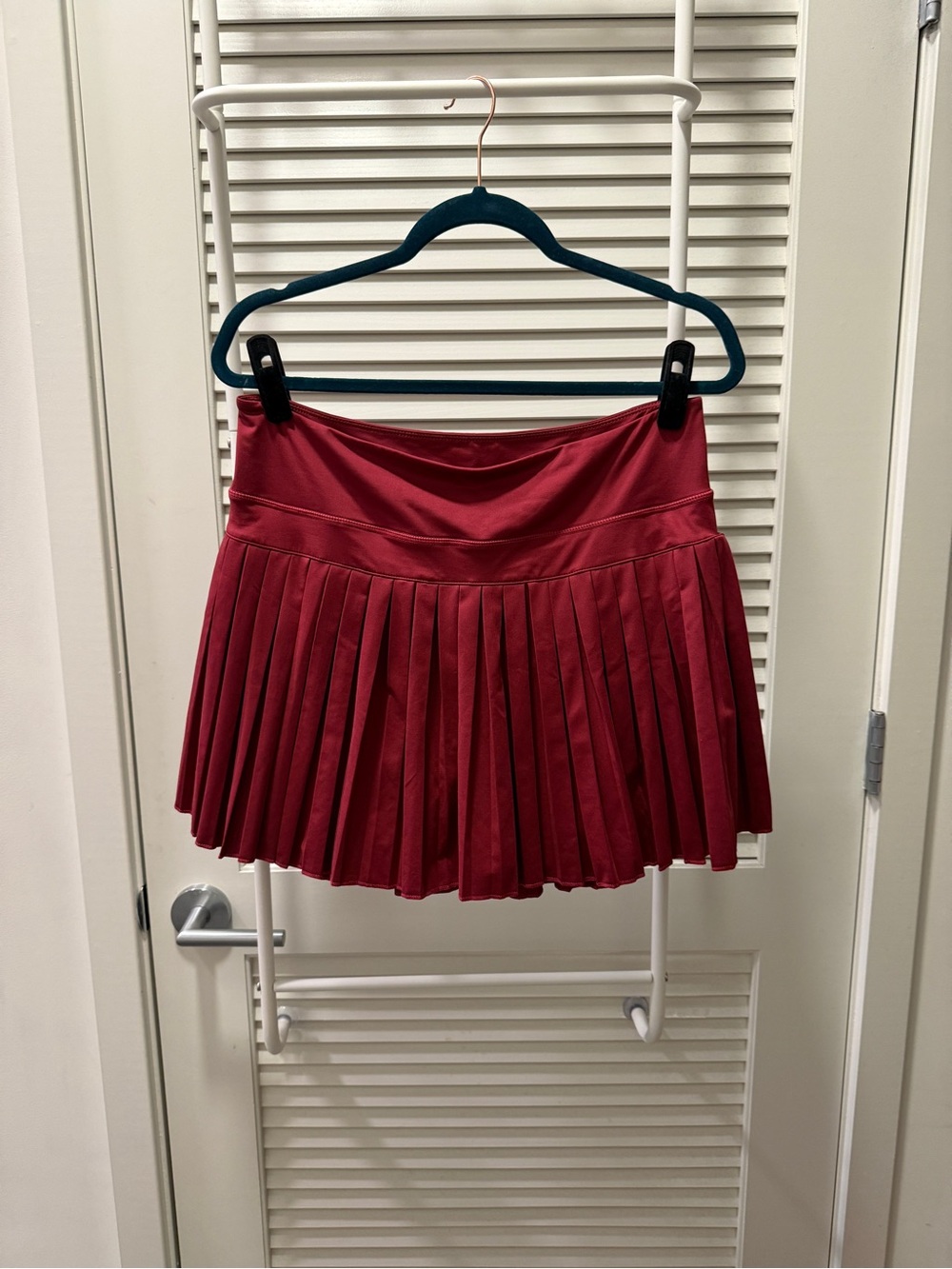 NWT GOLDHINGE 15" Maroon Pleated Tennis Skirt XL